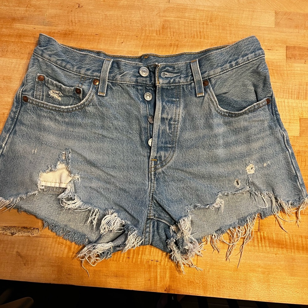 Levi’s 501 light distressed demin shorts